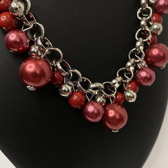 Paparazzi Cranberry Pearl Cluster Statement Necklace & Earring Set - Picture 4 of 4